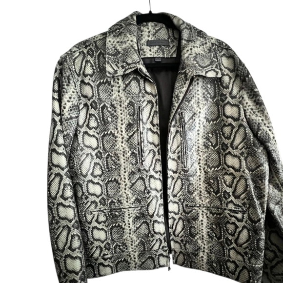 Reptile Pattern Jacket - Picture 6 of 7